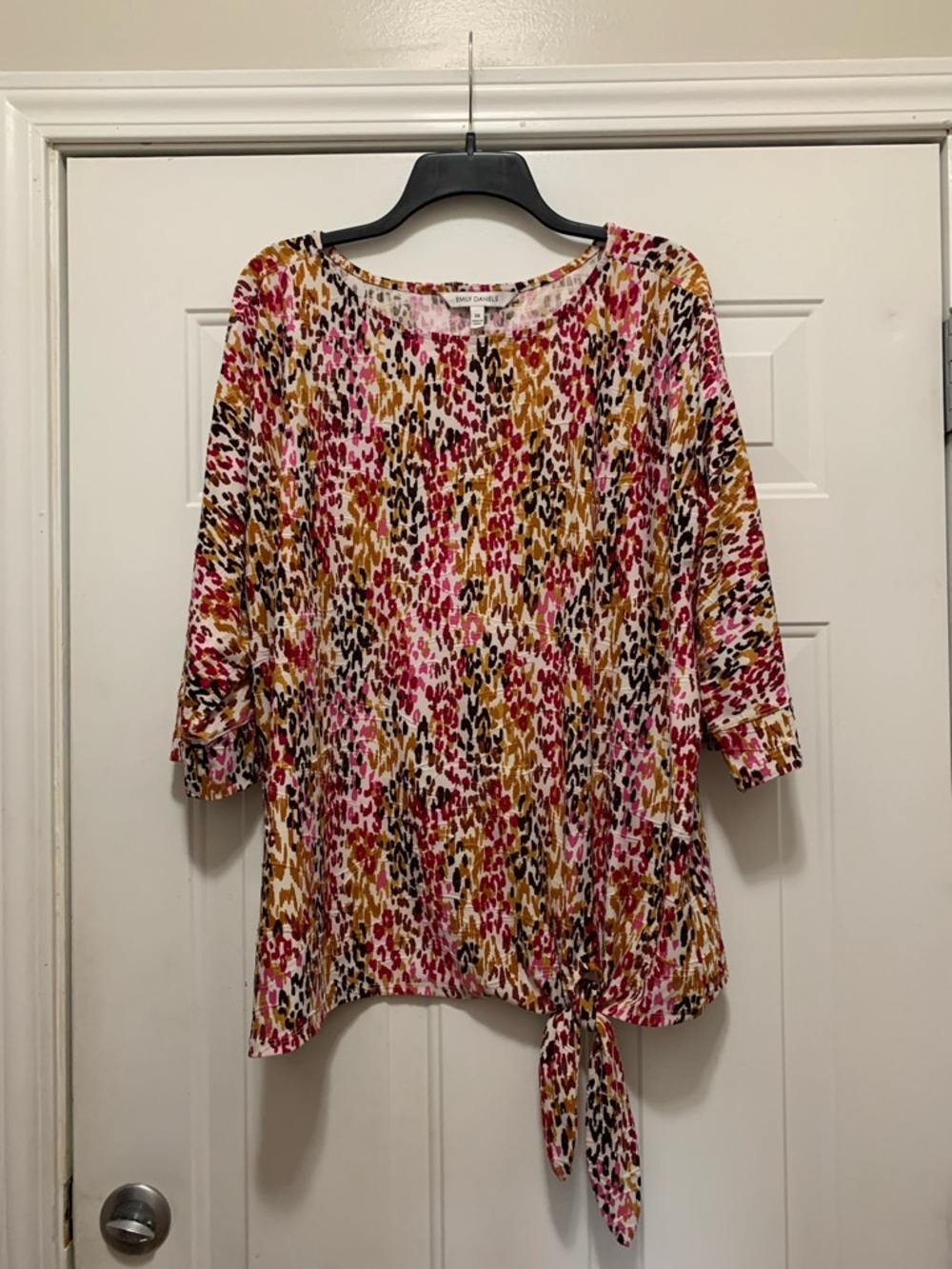 3/$15 Emily Daniels Pink Multi-Color Tie-Front Tunic Top Size 1X